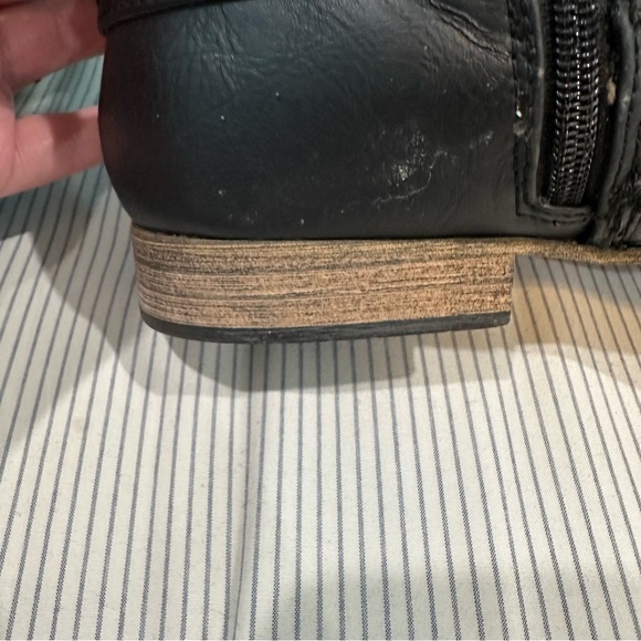 Black Ankle Boots • Size 11 - Picture 3 of 5